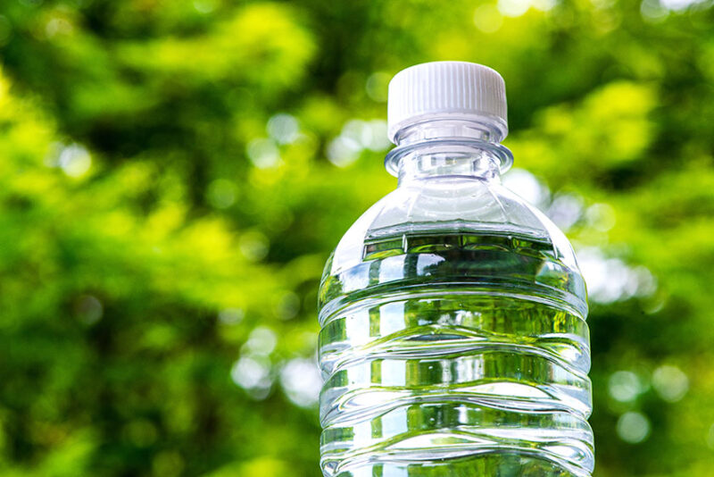 ペットボトルの水イメージ画像